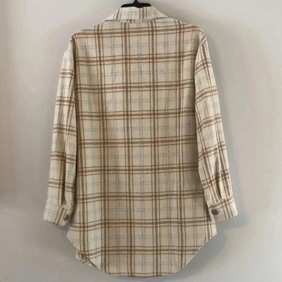 Country Boutique Plaid Flannel Shirt Jacket - Picture 2 of 4